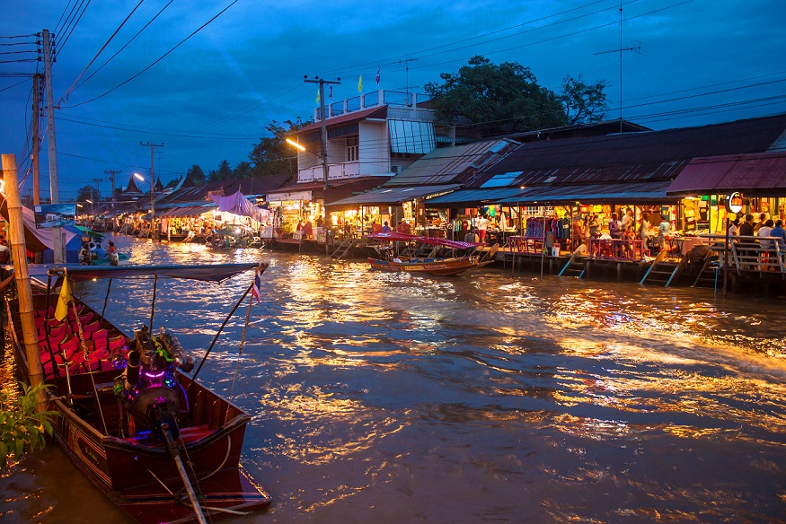 Discover the Enchanting Floating Markets of Thailand