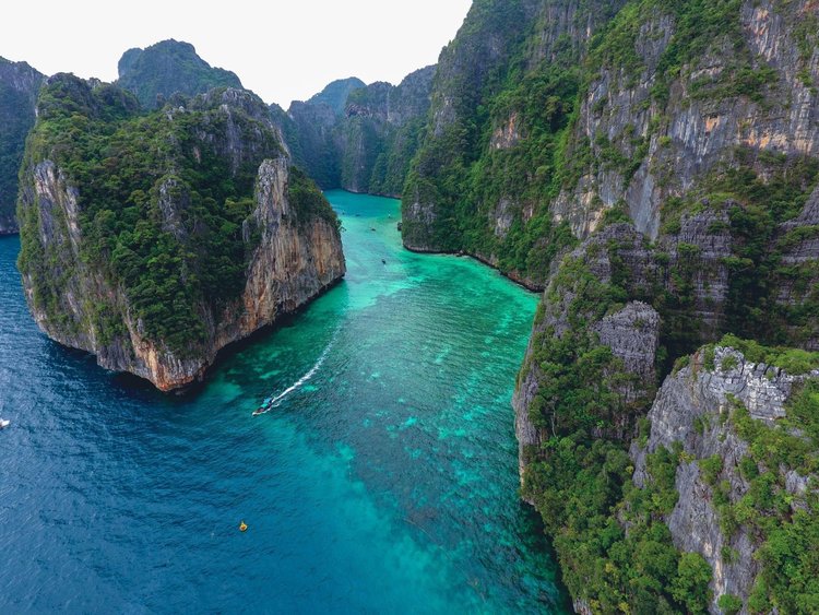 Discovering the Stunning Islands of Thailand: A Guide for Travelers