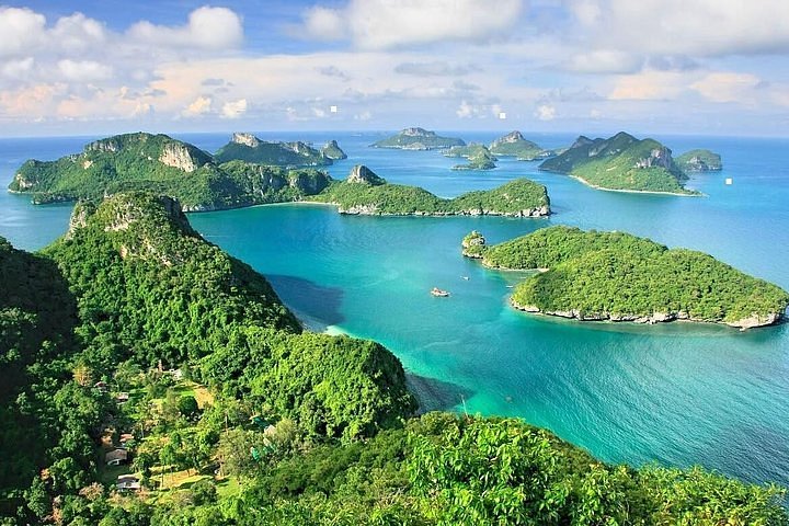 Embark on a Mesmerizing Sunrise Adventure at Ang Thong National Marine Park