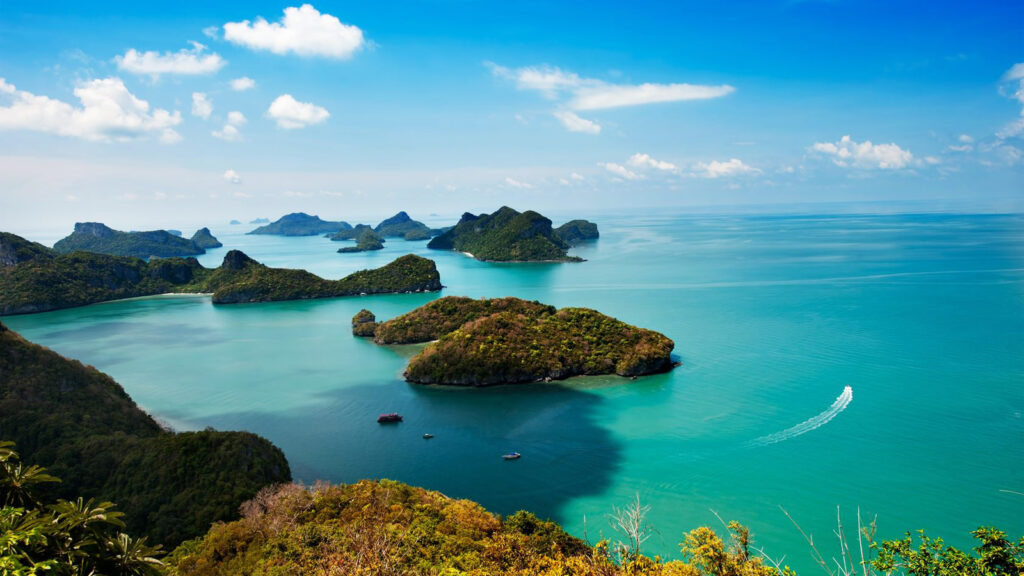 Embark on a Mesmerizing Sunrise Adventure at Ang Thong National Marine Park