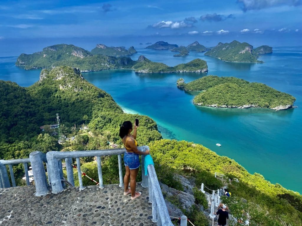 Embark on a Mesmerizing Sunrise Adventure at Ang Thong National Marine Park