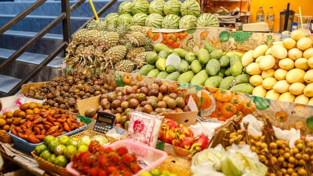 Exploring Thailands Delicious Fruit Markets: A Culinary Journey