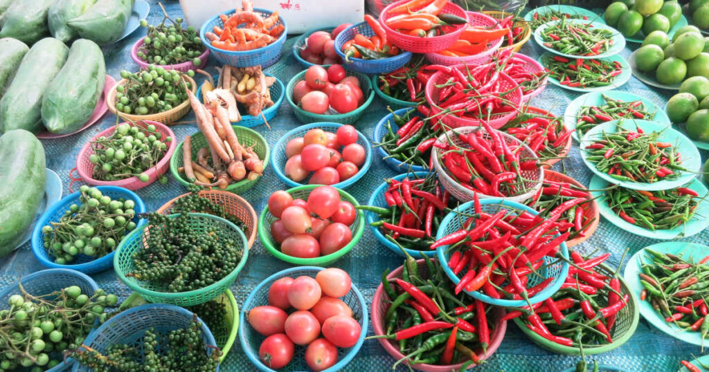 Exploring Thailands Delicious Fruit Markets: A Culinary Journey