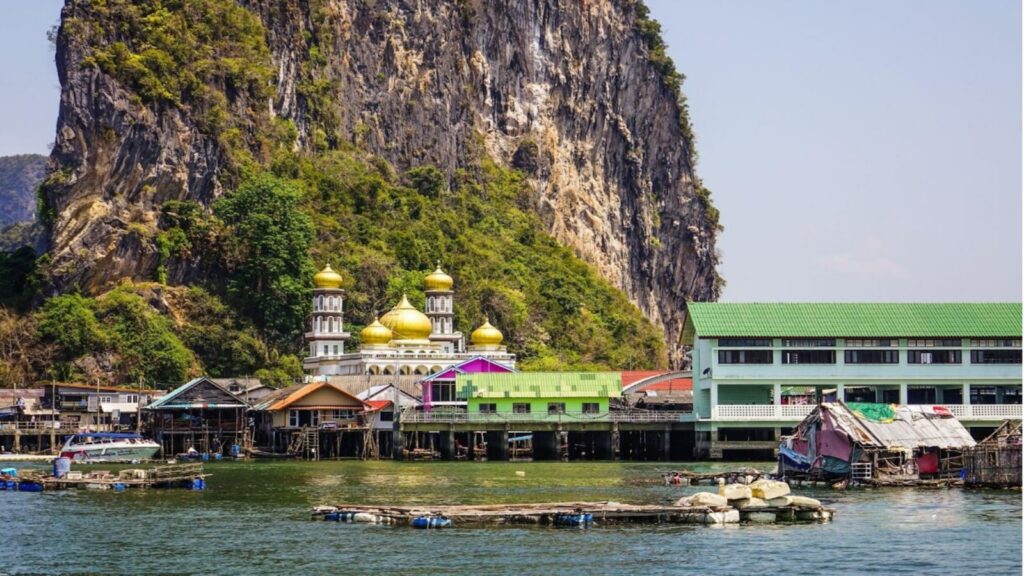 Exploring Thailands Diverse Landscapes: From Pristine Beaches to Majestic Mountains