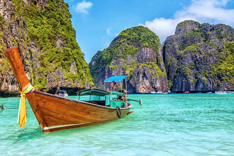 Exploring Thailands Diverse Landscapes: From Pristine Beaches to Majestic Mountains