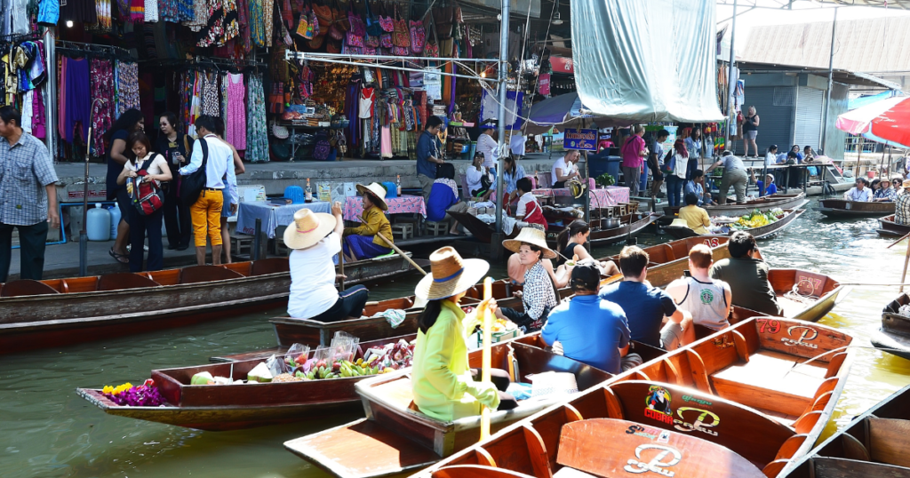 Exploring Thailands Floating Markets: A Shoppers Paradise