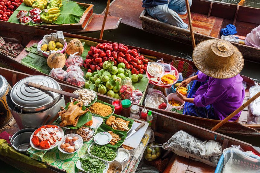 Exploring Thailands Floating Markets: A Shoppers Paradise