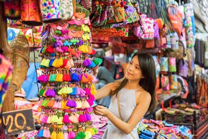 Exploring the Vibrant Markets of Thailand: Your Guide to Souvenirs and Shopping