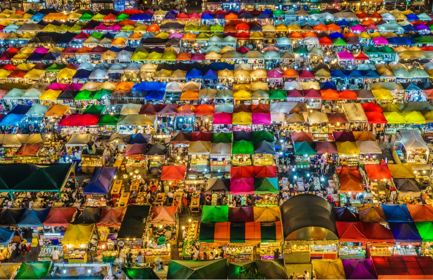 Thailands Vibrant Night Market Experience