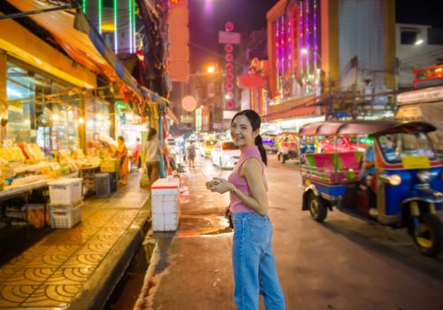 Thailands Vibrant Night Market Experience