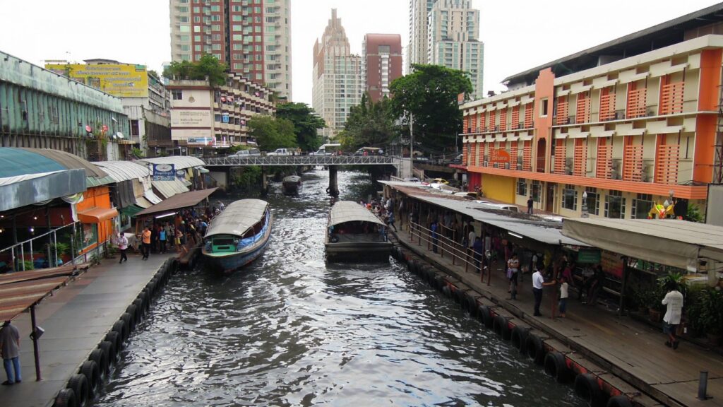 Exploring Thailands Khlongs: Unveiling the Alluring Labyrinth of Canals