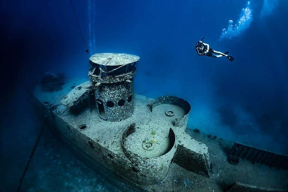 Discovering the Enchanting Shipwrecks Along the Stunning Coastline of Thailand